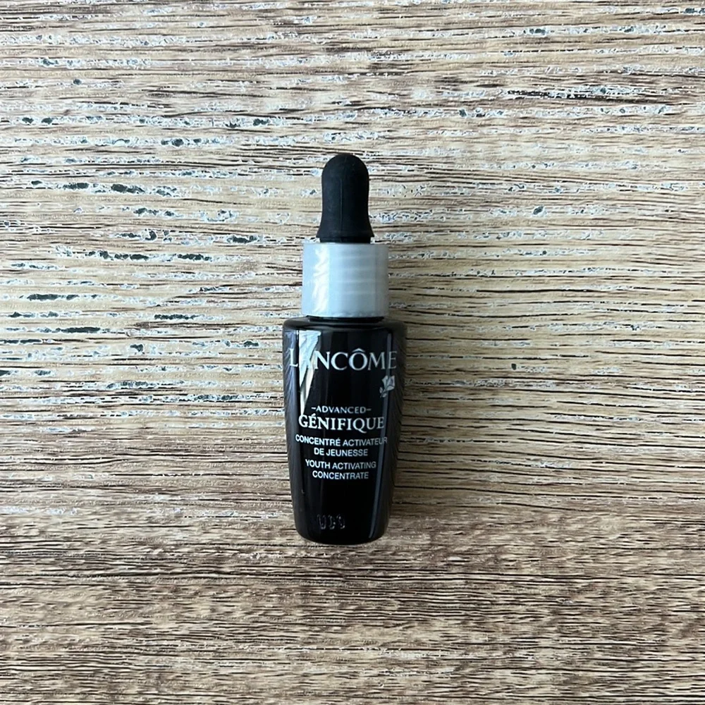 🦋NWT - LANCOME Advanced Génifique Radiance Boosting Face Serum Deluxe Sample